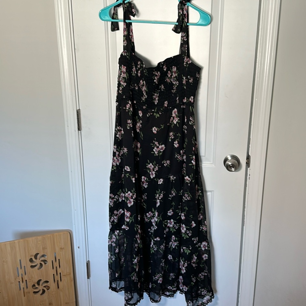 Lulu’s black floral maxi dress, XL